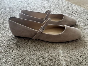 Beigefarbene Mary Jane Ballerinas Größe 8 von H&M - Bild 1 von 4