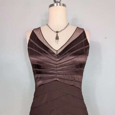 Maxi Vestido Chetta B Seda 6 Marrón Vintage Volantes Satén Glamour Clásico Madre Foto 1 de 4