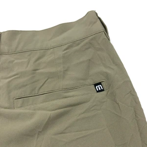 Travis Mathew 32 (Fit 32W) Golf Stretch Flat Front Chino 10" Shorts Beige Stripe - Picture 1 of 7