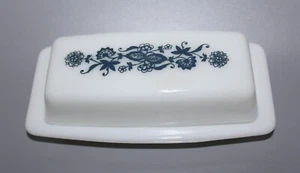 Plato de mantequilla vintage Pyrex Old Town con patrón azul - Imagen 1 de 5