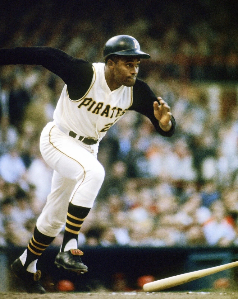 8x10 Photo ROBERTO CLEMENTE Pittsburgh Pirates Hall of Fame MVP - Image 1 of 1