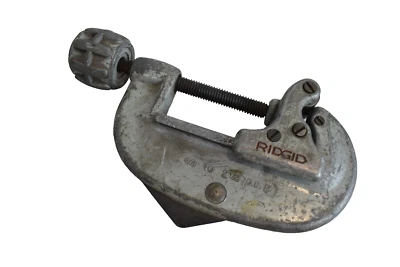 Ridgid Tools No.20 Heavy Duty  Screw Feed Tubing Cutter For 5/8" - 2 1/8" (35) - Image 1 of 4