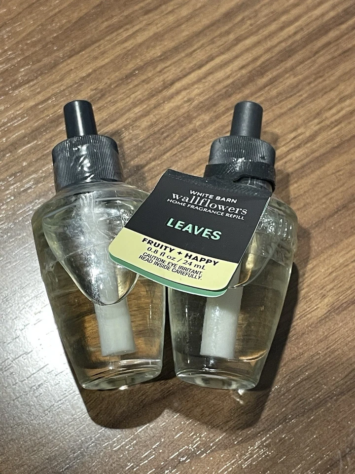 2 Leaves White Barn Wallflowers - Image 1 of 1