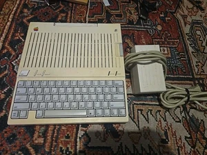 Computadora Apple IIc A2S4100 (teclado ALPS) y fuente de alimentación - Probada - Leer - Imagen 1 de 11