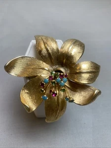 Vintage Pastelli Brushed Gold Flower Brooch 2.75" With Center Rhinestones Glows - Picture 1 of 10