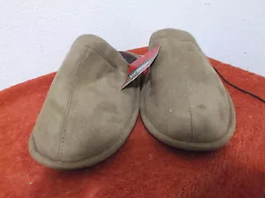 BRAND NEW MEN'S SIGNATURE by LEVI HOUSE SLIPPERS in a SUEDE-LIKE FINISH in TAN - Picture 1 of 5
