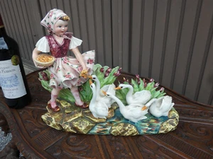 Italian Carlos Mollica signed Capodimonte porcelain planter girl swans vase - Afbeelding 1 van 11