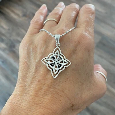 Collar de plata de ley con nudos celtas, collar triquetra, collar boho Foto 1 de 4