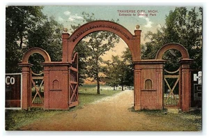 Traverse City MI Postcard Entrance To Driving Park 1914 Front Gate - Picture 1 of 2
