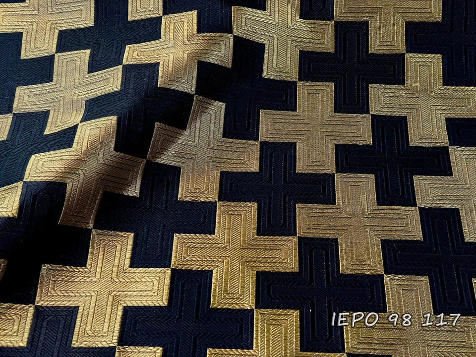 Brocado metálico para vestes litúrgicas de igreja com cruzes em 17 cores - Imagem 1 de 1