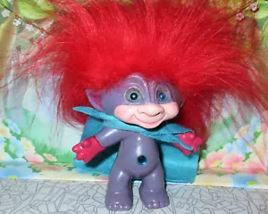 SUPERHERO TROLL 4" bambola remake PERSONALIZZATA nuova capelli rossi trolls bambole mantello unico quercia - Foto 1 di 6