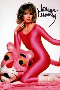 Joanna Lumley Signed 6x4 Photo New Avengers Absolutely Fabulous Autograph + COA - Picture 1 of 3