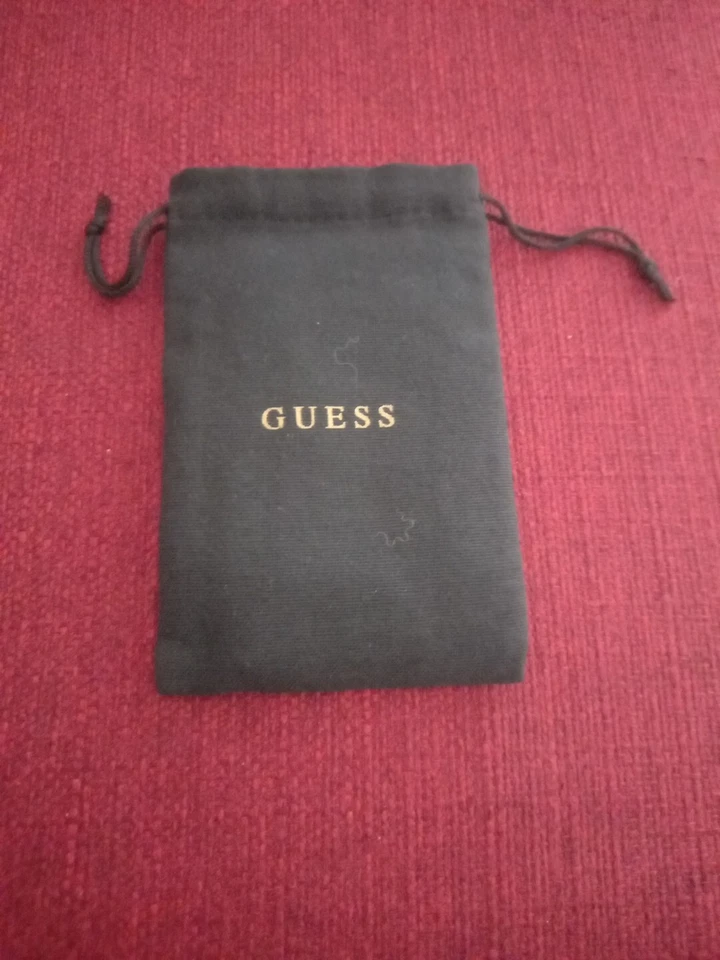 Custodia Guess Occhiali Morbida Con Set  Pulizia  Nero. - Imagen 1 de 3
