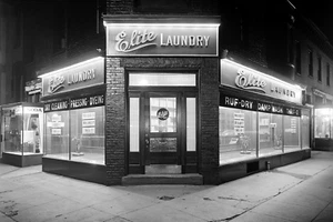Foto antigua histórica vintage de lavandería de élite fotografía nocturna neón - Imagen 1 de 7
