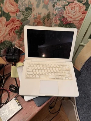 Apple MacBook White (Polycarbonate) – No Boot / No Power – As Is Final Sale - Image 1 of 4