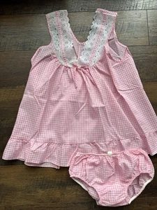 1970s Vintage NWOT Babydoll Pajama Set Large Pink Gingham Ruffle Lace Trim D3 - Picture 1 of 11