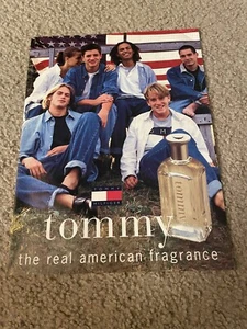 Publicidad impresa póster vintage 1997 TOMMY HILFIGER COLONIA "VERDADERA FRAGANCIA AMERICANA" - Imagen 1 de 1