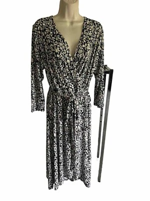 Nuevo VESTIDO Elástico Lane Bryant Envoltura Simulada Sarong Corbata Cinturón Midi Negro+Blanco 14/16 Foto 1 de 4