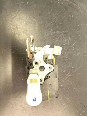 2000 2006 GMC Yukon XL 1500 Rear Door Lock Latch Actuator Right Side OEM Foto 1 de 4
