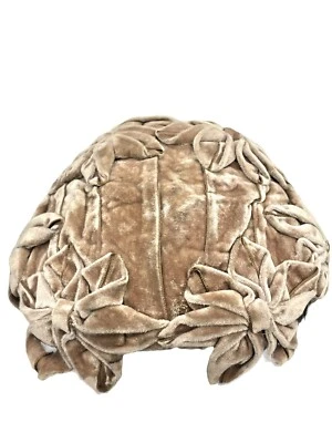 De Colección Ken Blair Exclusivo Sombrero de Terciopelo Rosa Gorra Diseño Flor 11-1/2" Foto 1 de 4