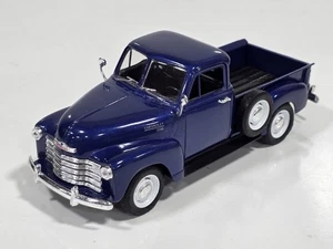 Camioneta pickup Chevy 3100 1953 azul con guardabarros negros modelo Welly 1/24 fundido a presión - Imagen 1 de 8