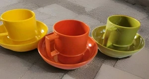 Lot of 3 Vintage Tupperware Toy Mugs Stackable with Matching Plates Toys - Picture 1 of 4