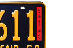 1965 New York Nummernschild Kennzeichen Aufkleber, YOM, NY, Tag, DMV - Bild 1 von 2