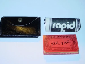 ZIG ZAG CIGARETTE ROLLER KIT VINTAGE 1970's w/PAPERS & POCKET CASE Set #7 - Picture 1 of 4