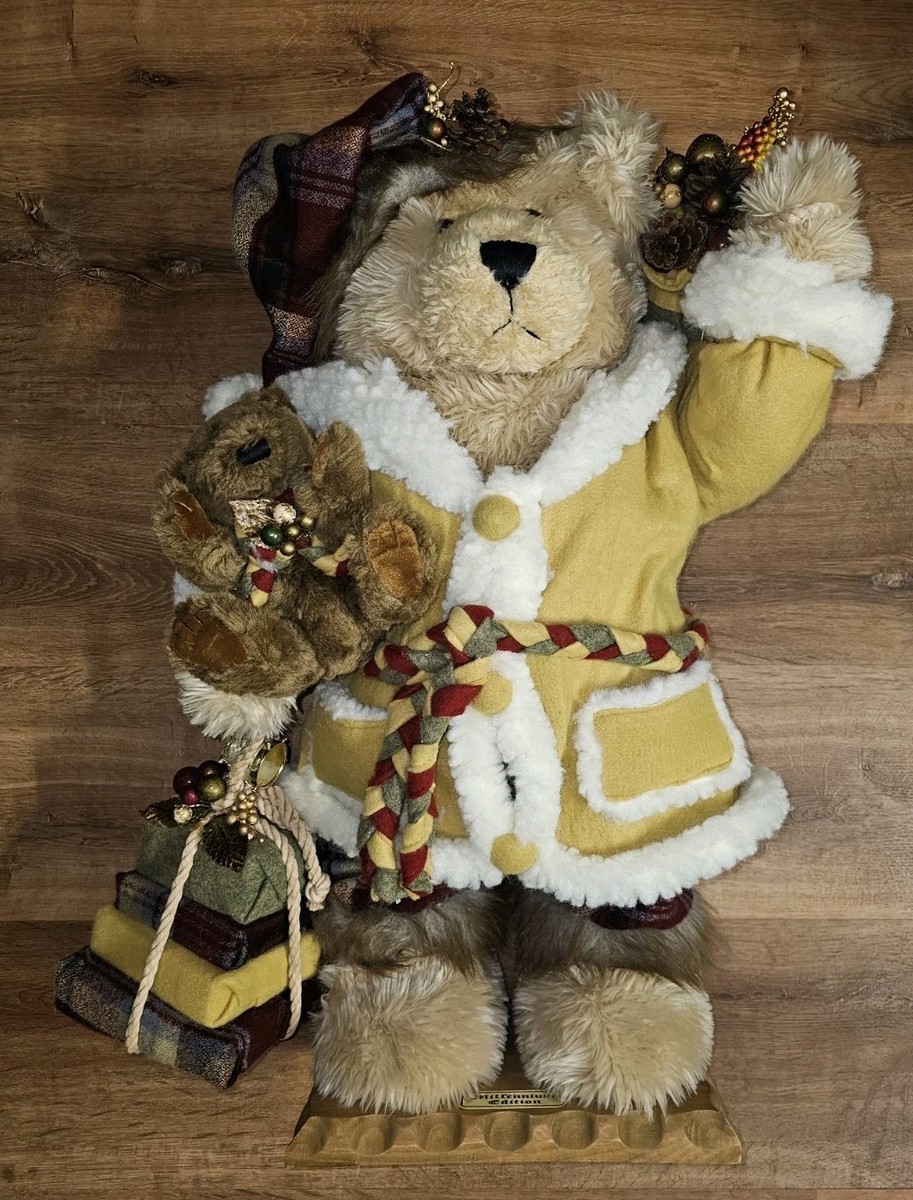 Grandeur Noel Collectible Holiday & Seasonal Figurines 2000 Grandeur Noel Collectible Holiday & Seasonal Figurines 2000
