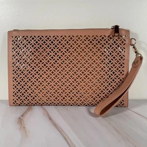 Madison West Damen Cut-Out doppellagig Kunstleder Handschlaufe Clutch Handtasche - Bild 1 von 11