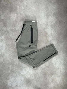 Nike Tech Men’s Woven Trousers - Grey / Black - Size UK XS - Brand New 🔥 - Picture 1 of 8