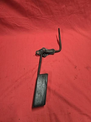 MONTAJE PEDAL ACELERADOR CAMIÓN FORD 67 72  Foto 1 de 4