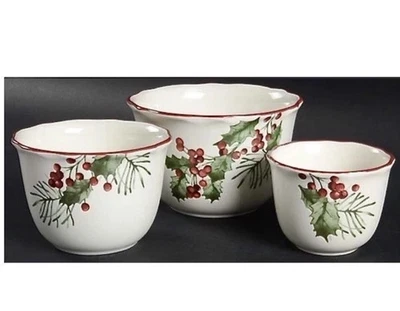 Nuevos cuencos anidadores Better Homes & Gardens Heritage Collection acebo, baya roja Foto 1 de 4