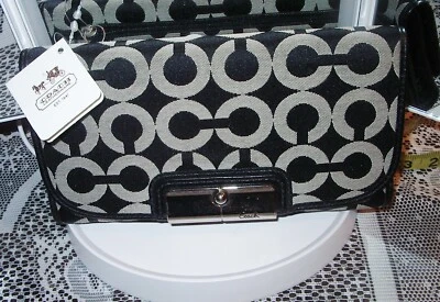 NWT COACH KRISTIN OP ART SIGNATURE CHECKBOOK WALLET 45105 BLACK/WHITE Foto 1 de 4