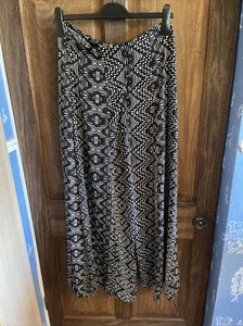 Primark Floor Length Skirt Size 10 With Pattern Detail - Picture 1 of 1
