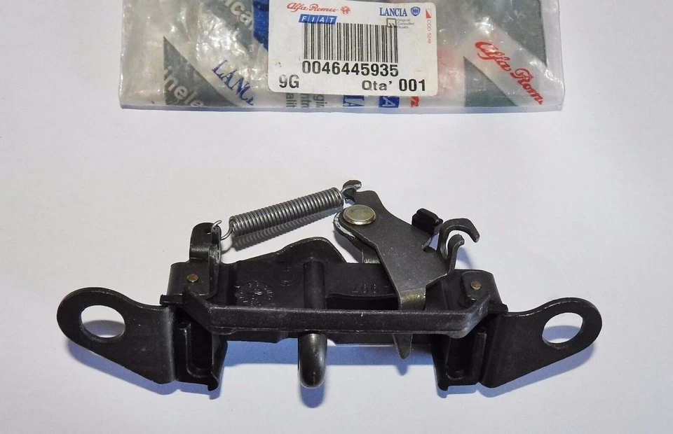 FIAT PUNTO (1993 - 1999)/ SCONTRO CHIUSURA COFANO POSTERIORE/ REAR BONNET LOCK - Image 1 of 1