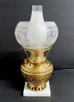 Vintage THE ROCHESTER Electrified Kerosene Oil Lamp Converted to Electric (n2) - Image 1 of 4
