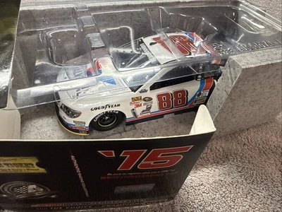INV-0065 1/24 #88 2015 Dale Earnhardt Jr Valve Line Darlington Throwback Foto 1 de 4