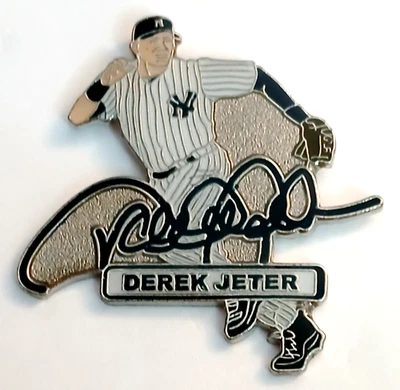 New York Yankees Pin NYY Derek Jeter Pin Action Player Signature MLB Yankees Pin - Image 1 of 3