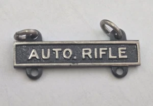 UNITED STATES ARMY AUTO RIFLE BASIC QUALIFICATION BAR - Picture 1 of 2