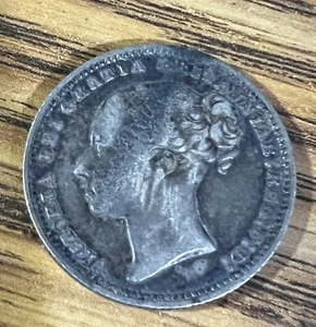 1877 Great Britain Silver Shilling - Picture 1 of 3
