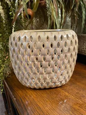 Jarrón de resina con corte láser perforado crema de cerámica perla Foto 1 de 4