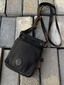 Vinatage Kipling Crossbody Shoulder Bag Nylon Y2k Style Total Black 90's Monkey - Picture 1 of 9