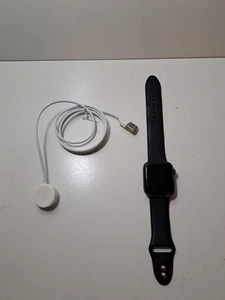Apple Watch Series 5 44mm Cassa in Alluminio Nero con Cinturino Sport Nero - Foto 1 di 6