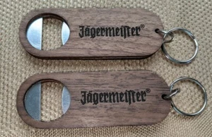 NUOVO JAGERMEISTER Apribottiglie Portachiavi Legno & Acciaio/Set di 2 - Foto 1 di 3