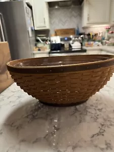 Longaberger 2006 Oval Bowl Basket and hard plastic lidded protector - Picture 1 of 7