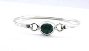Brazalete de moda pequeño de 2 pulgadas con cabina de malaquita hecha a mano de plata de ley pura .925 - Imagen 1 de 3