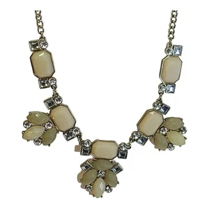 Collar llamativo tono dorado beige y champán acrílico y diamantes de imitación 16"-19" - Imagen 1 de 4