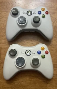 Pair Of White Microsoft Xbox 360 Wireless Controller OEM / Tested Pre-owned - Picture 1 of 14