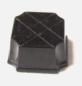 Remler kleiner quadratischer Bakelit Knopf Modelle um 1930 Modelle - Bild 1 von 3